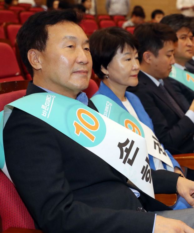 손학규"올드보이 맞지만…바른미래, 세대교체 준비됐나" 반격