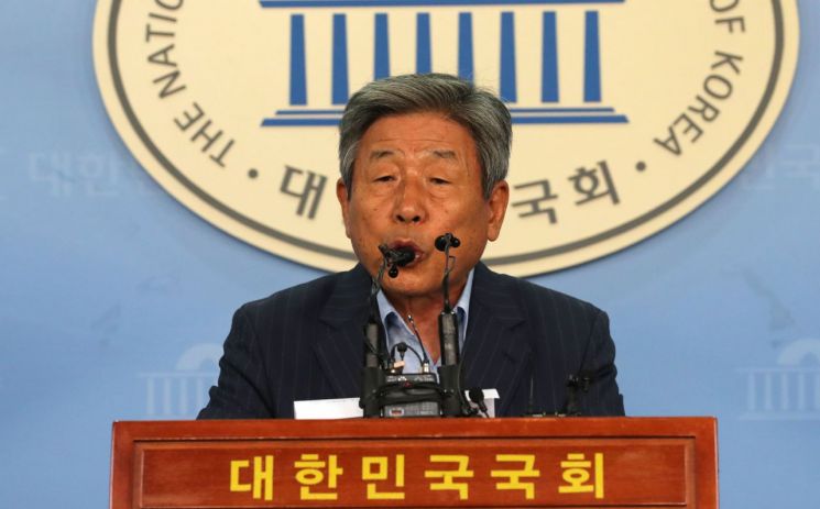 유인태 국회 사무총장 "민주당 53석 줄인다? 여론눈치 협상용 카드"