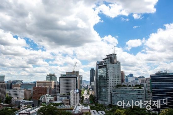 [오늘날씨] 전국 대체로 맑은 가운데 중부지방 비…서울 최고 기온 16도 