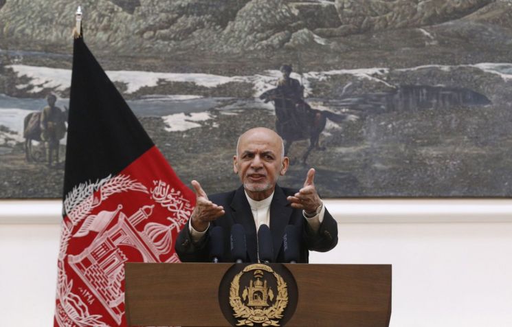 아프간 "탈레반과 조건부 휴전"…탈레반, 100여명 납치