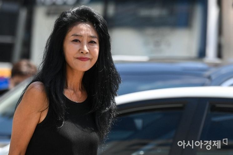 '계엄 비판' 김부선 "이재명, 尹처럼 계엄령 때리겠는가"