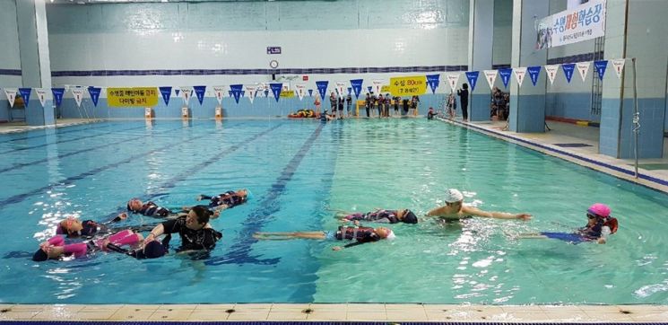 [2019 국감] 초등 생존수영 전학년 확대? 교내 수영장 인천 0개, 부산 1개 