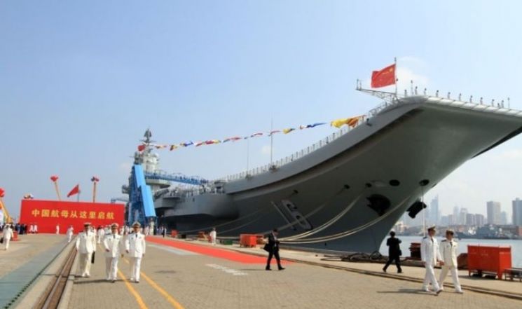 중국 해군이 운용하고 있는 랴오닝 항모