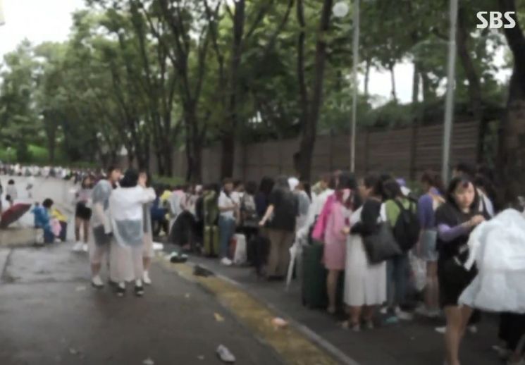 방탄소년단 공연은 170분, 아미들의 축제 ‘겉돌’은 24시간