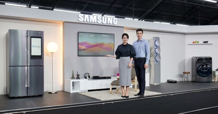 AI 플랫폼 전쟁, 삼성 vs 'LG+구글' 연합 2파전