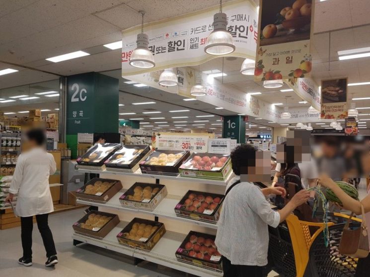 [추석경기 르포]비싼 채소·과일값에 곳곳서 푸념…주부 "차례상 차리기 겁나요"