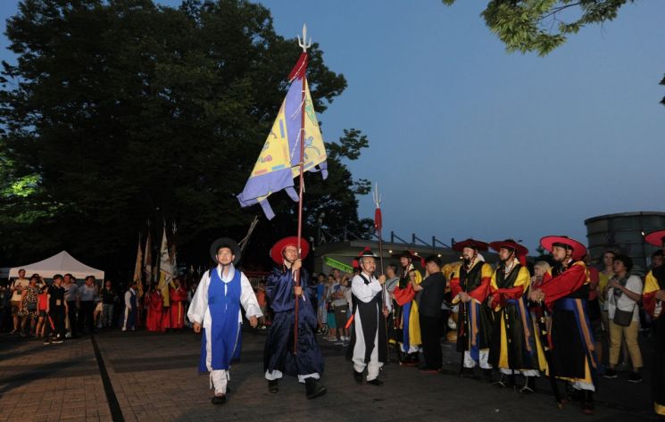 남산봉수대 평화 향한 횃불 '활활' 