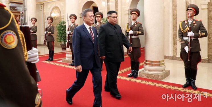 [평양회담]2차 회담…김정은 비핵화 이행 구두 언급 '주목'