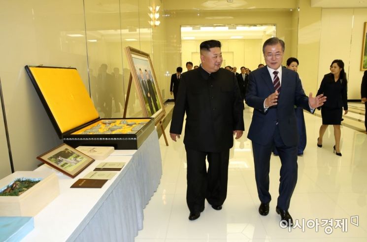 [포토] '김정은 위원장의 선물'