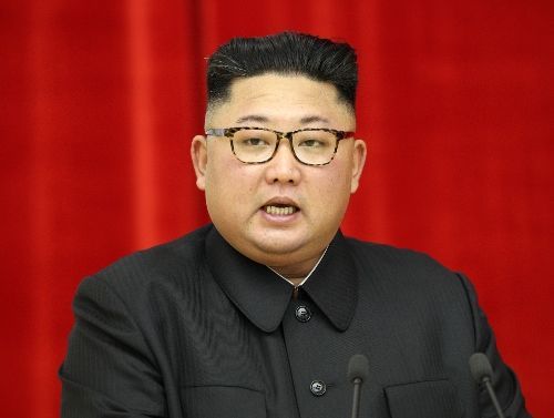 김정은 북한 국무위원장이 18일 오후 평양 목란관에서 남북정상회담 환영 만찬사를 하고 있다. 사진=평양사진공동취재단