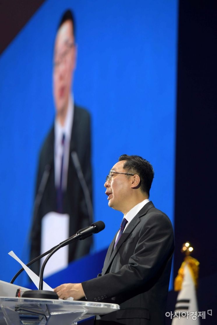 [포토]브리핑하는 윤영찬 청와대 국민소통수석