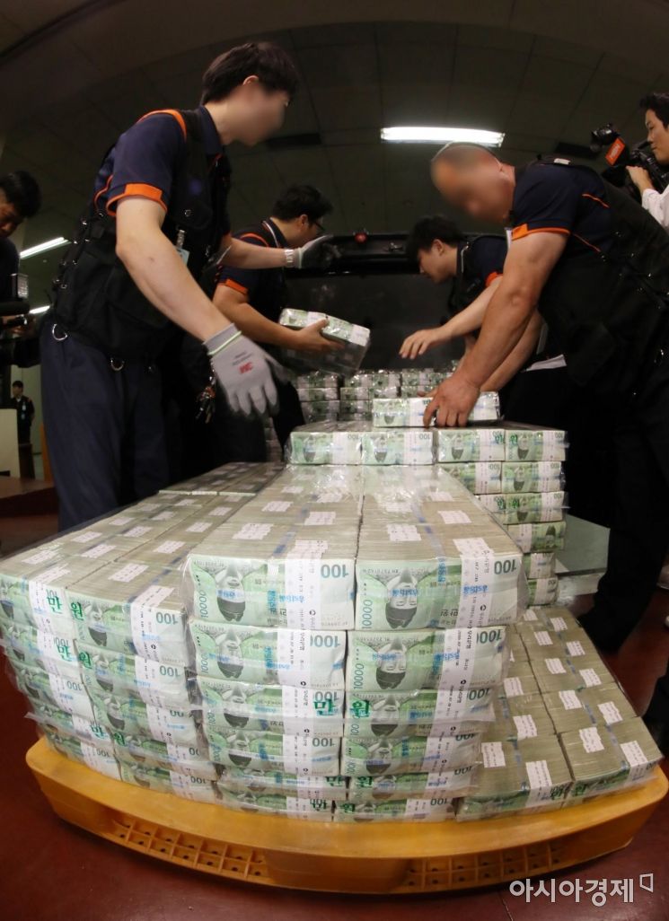 추석 전 시중에 5조원 풀려, 작년보다는 소폭 감소