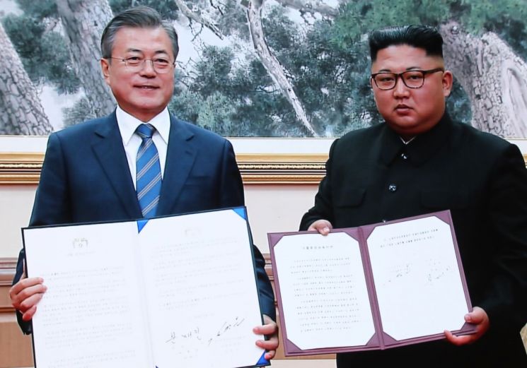 [평양회담]외신도 긴급타전 "김정은 서울 답방…비핵화 조치 빠져"