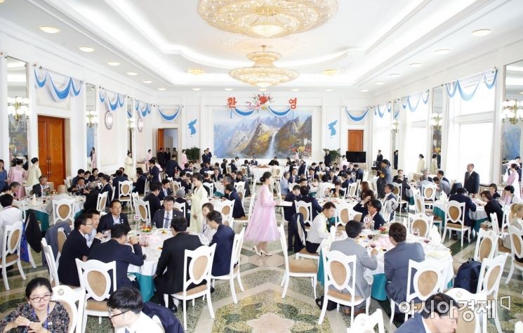 [포토]평양 옥류관에서 열린 오찬
