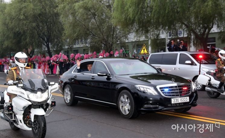 [포토] 평양공항으로 이동하는 문 대통령