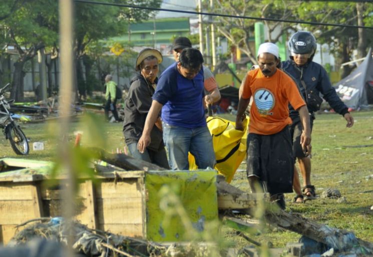 인도네시아, 쓰나미 사망자 1234명 발표…'계속 늘 듯'