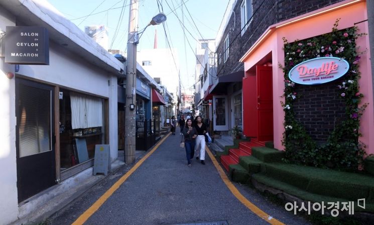 [한국의 골목길]폐철길이 내 마음 속으로…'연남동 골목'