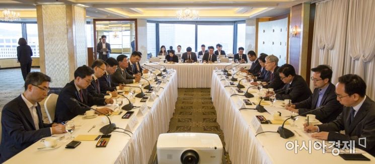 [포토] 발언하는 김현철 위원장