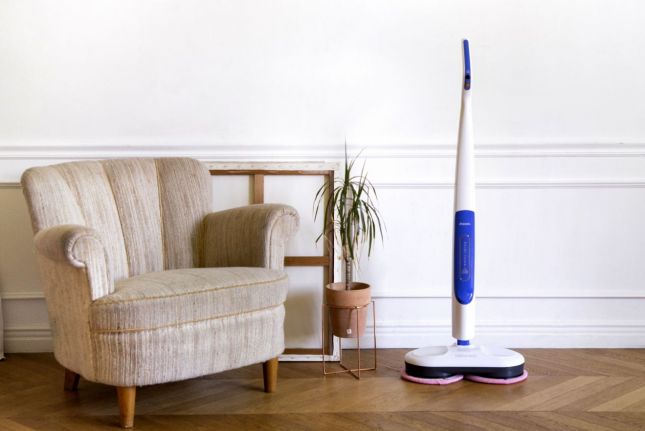 신일산업, '무선 물걸레 청소기' 출시…"광폭헤드가 분당 250회 자동회전"