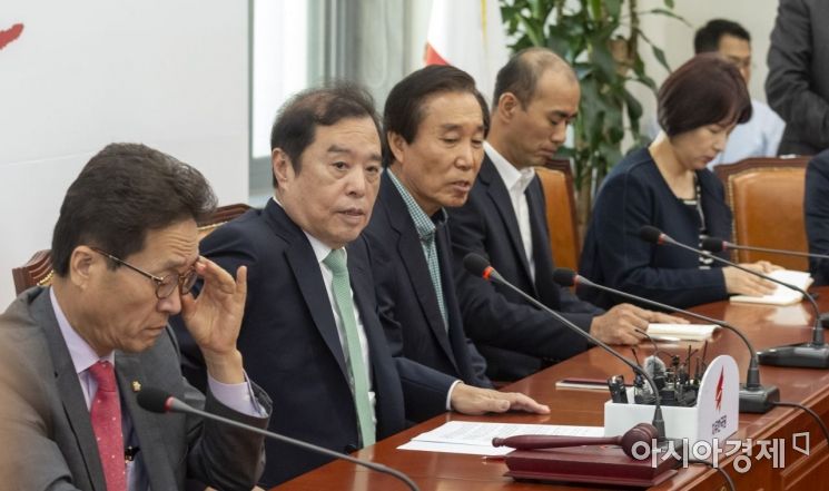 [포토] 발언하는 김병준 위원장