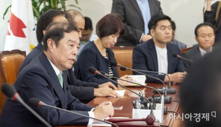 [포토] 모두 발언하는 김병준 위원장