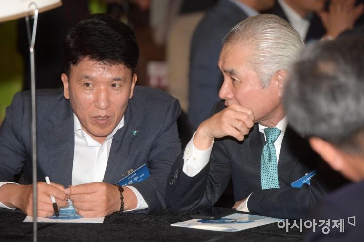 [포토]금융산업 공익재단 출범식 참석한 함영주·박종복