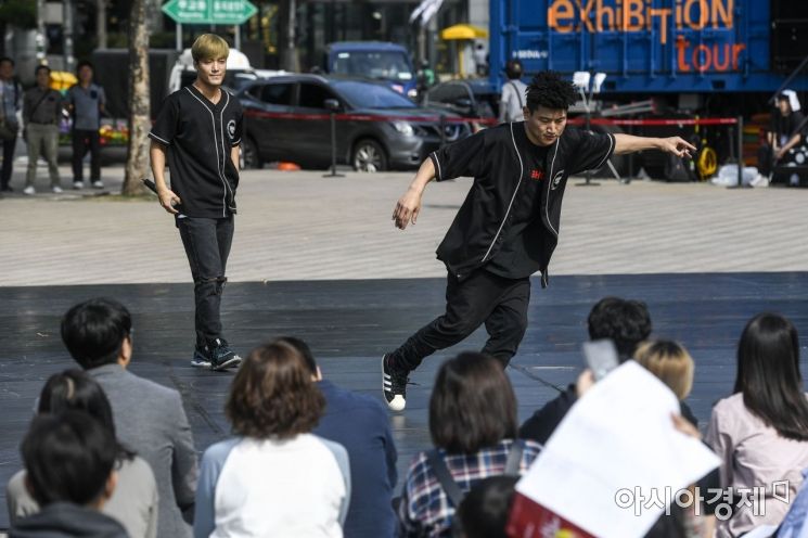 [포토] 가볍게 스텝!