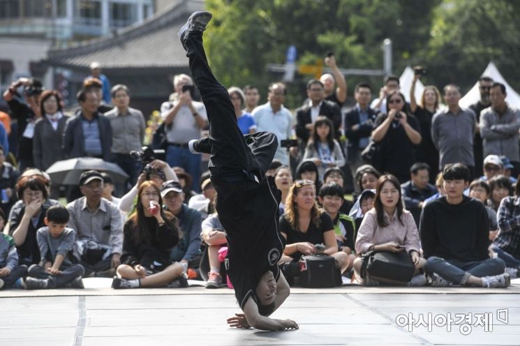 [포토] 멋진 무대 선보이는 갬블러크루