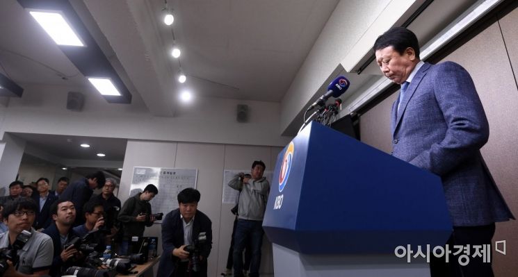 [포토] 취재진 앞에 선 선동열 감독