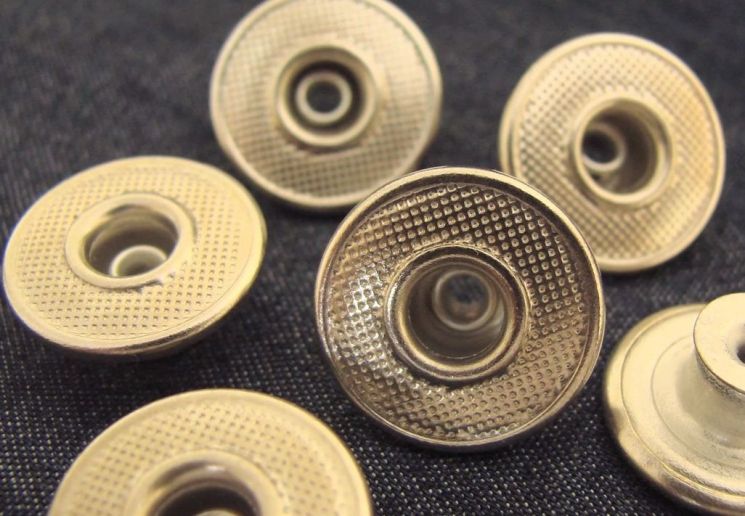 [과학을읽다]'금속알러지' 때문에 귀걸이를 못해?