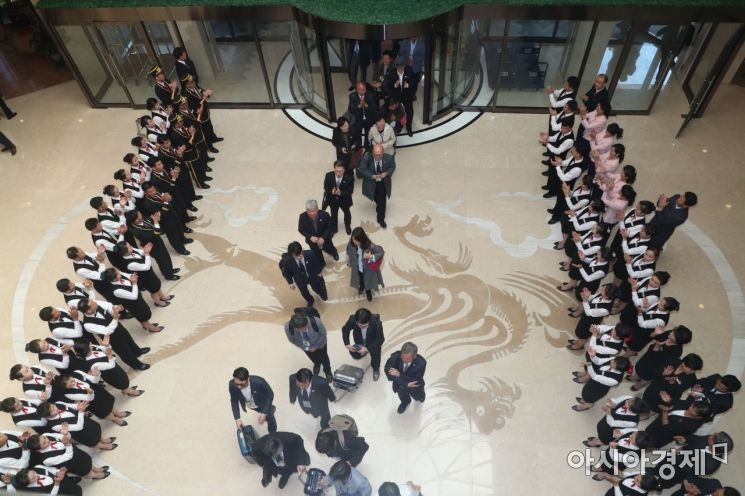 [포토] 고려호텔 도착한 남측대표단