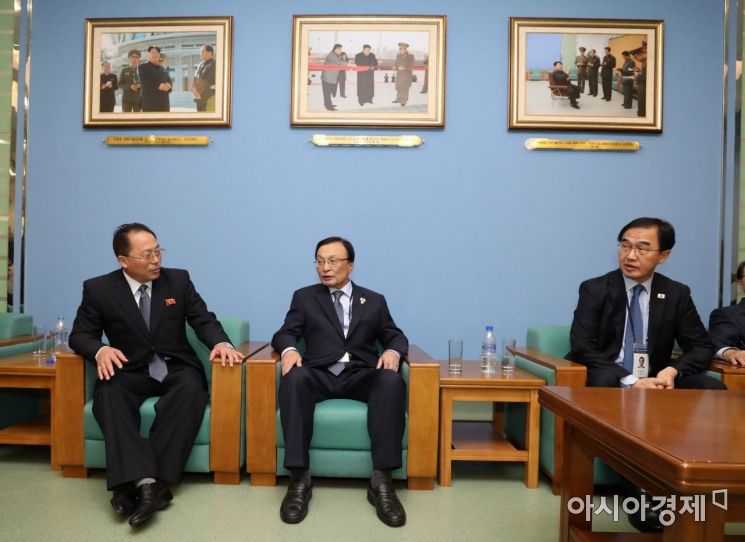 [포토] 대화 나누는 이해찬-조명균-전종수