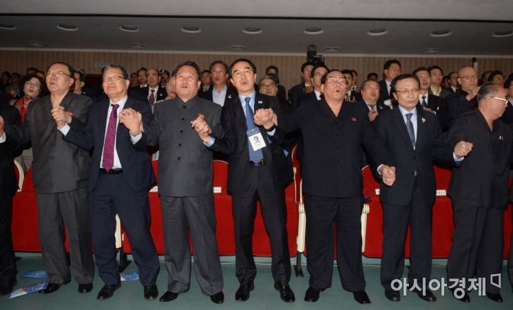 민관 방북단 이틀째…10·4선언 기념 공동행사 첫 개최