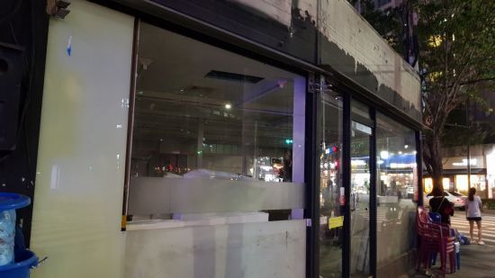 외식비 졸라매는 서민·몰락하는 식당…지표서 드러난 최저임금·물가폭등 잔혹사