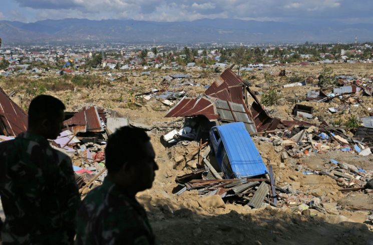 인도네시아 지진 사망자 2000명 넘어…더 늘어날 듯