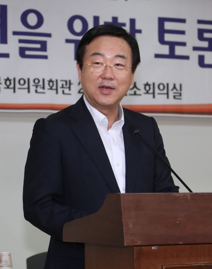 [2018 국감]김종석 "사회적참사특조위, 조사도 않고 月1200만원 급여 받아" 질타
