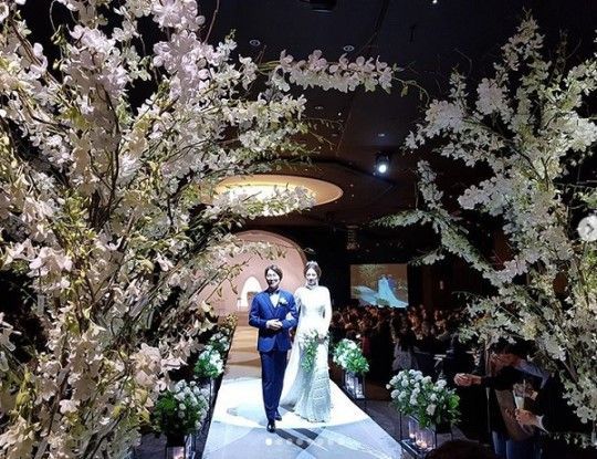 김시향, 유명 헤어디자이너와 결혼 후 그리스 行…"행복으로 보답하며 살 것"