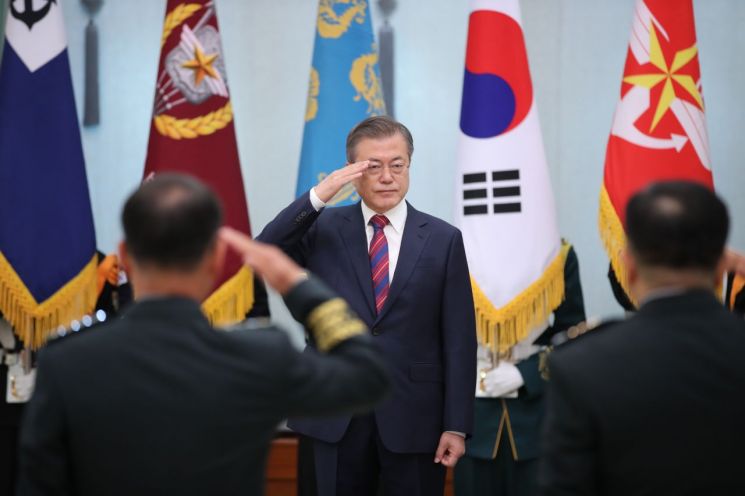 [한국갤럽 조사]文대통령 국정 지지율, 소폭 상승 65%