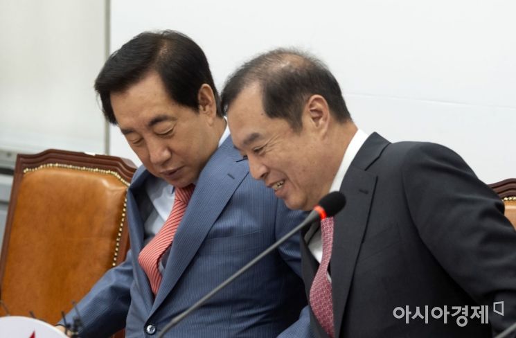 [포토] 이야기 나누는 김병준-김성태