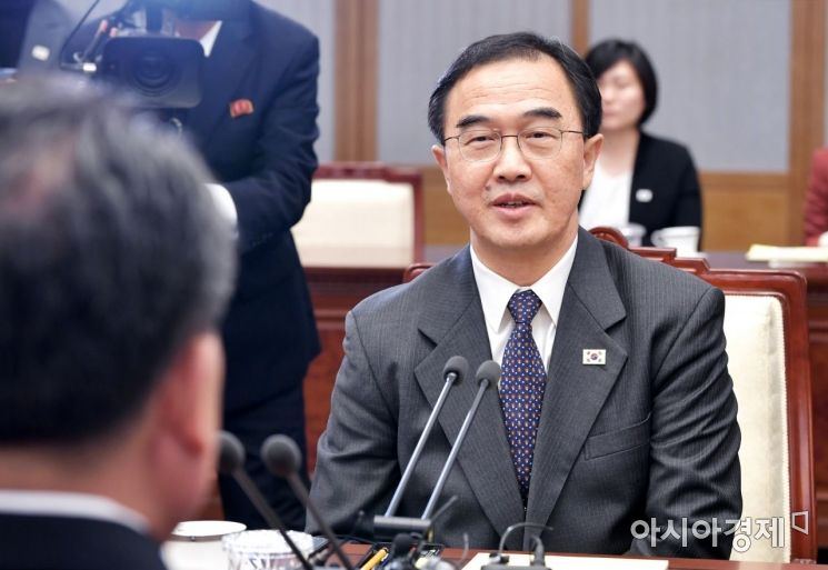 통일부 "조명균 장관과 탈북민 단체 면담 검토 중"