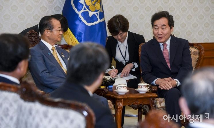 [포토] 다케오 회장과 환담하는 이낙연 총리