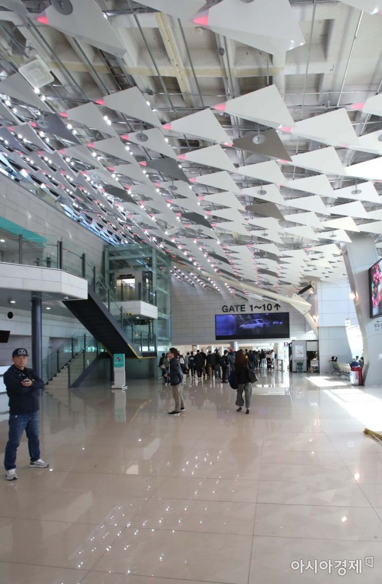 [포토] 10년에 걸친 리모델링 마친 김포공항