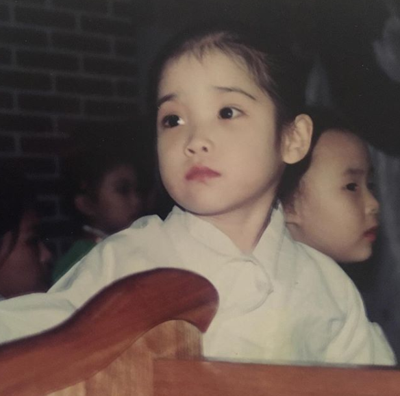 [#스타샷] 떡잎부터 남다른 외모…아이유, 어린 시절 화제