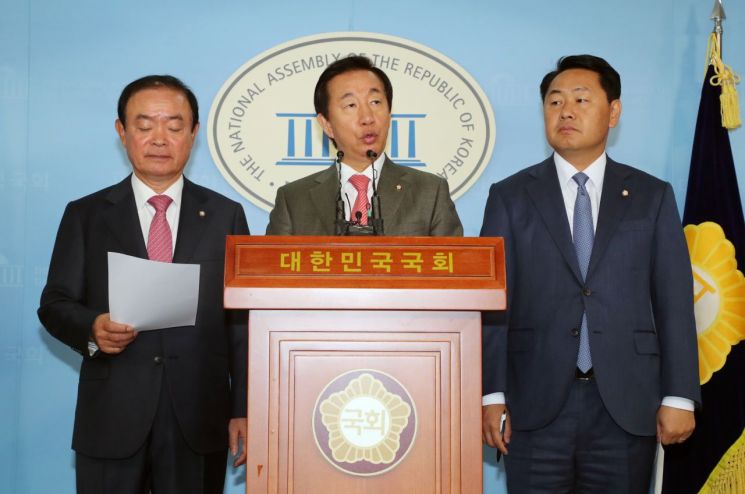 '고용세습' 국정조사, 한국당엔 부메랑?
