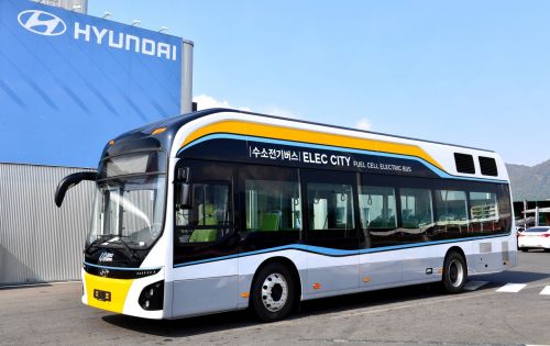 울산시에서 지난해 10월부터 국내 최초로 시범운행을 시작한 현대차 수소전기버스/ 사진제공=현대차
