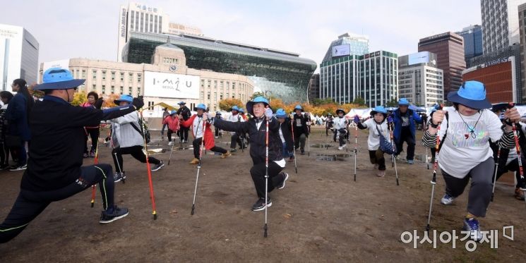 [하루만보 하루천자]노르딕워킹, 국제규정이 까다로운 이유 