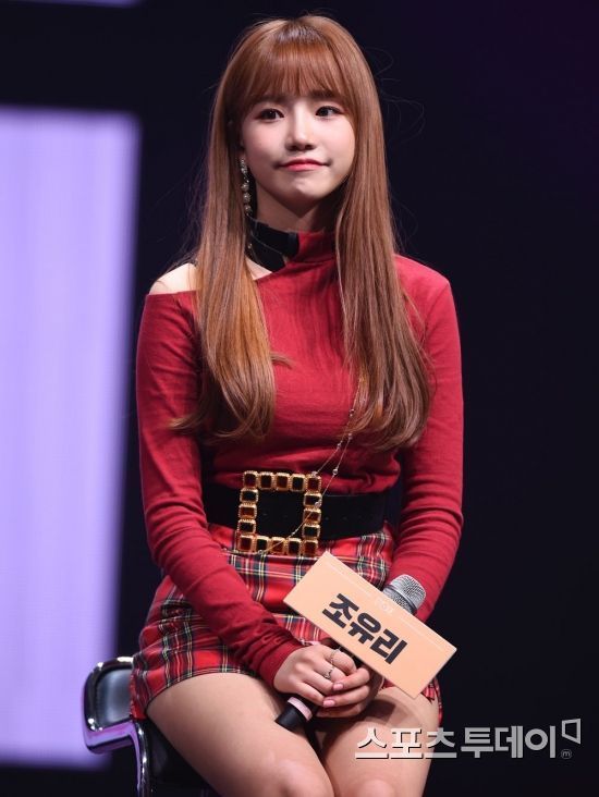 [포토] 아이즈원 조유리 '숨쉬는 인형'