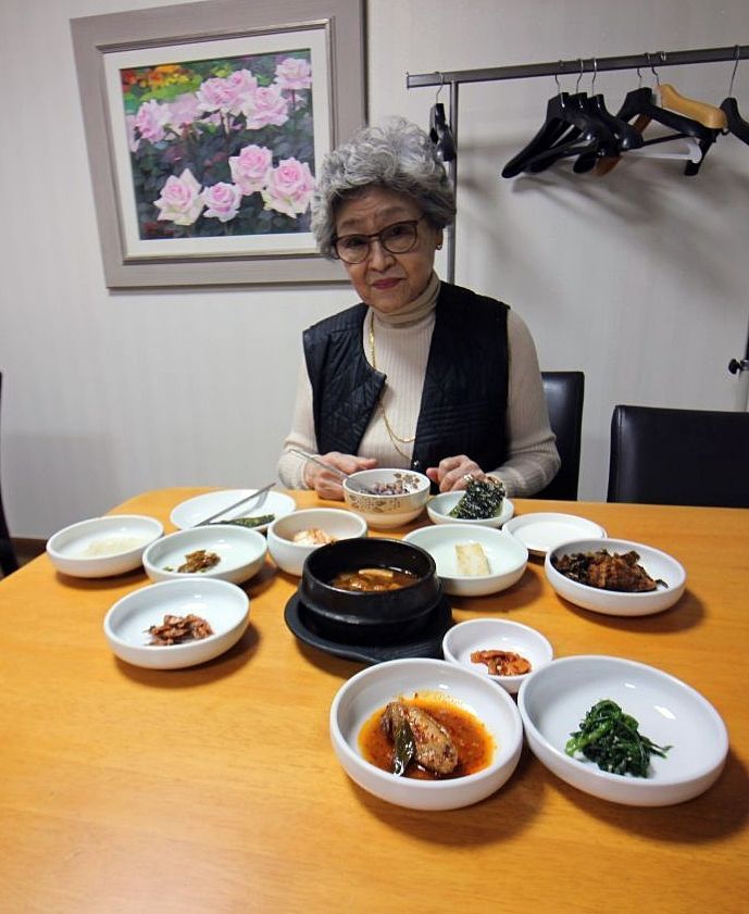 박영규 사장은 매일 손님과 똑같은 차림의 상으로 점심을 먹는다. 매일 간을 점검하고 손님의 입장에서 맛을 보려 한다.