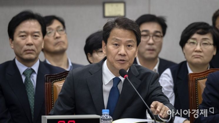 임종석 "팬덤 정치는 민주주의 적…많은 정치인 영혼까지 팔아"