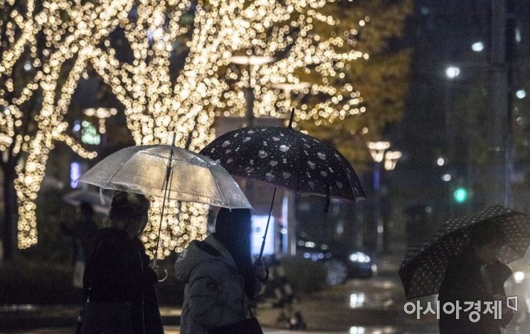 [포토] 비 내리는 퇴근길